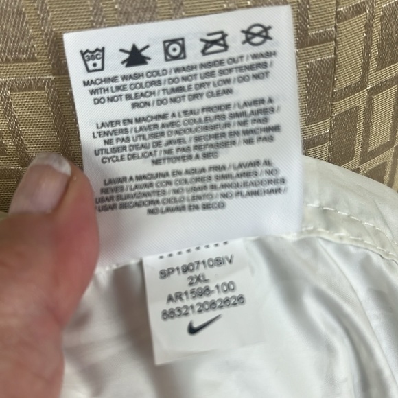 Long Nike loose Fit Raincoat - Picture 13 of 13